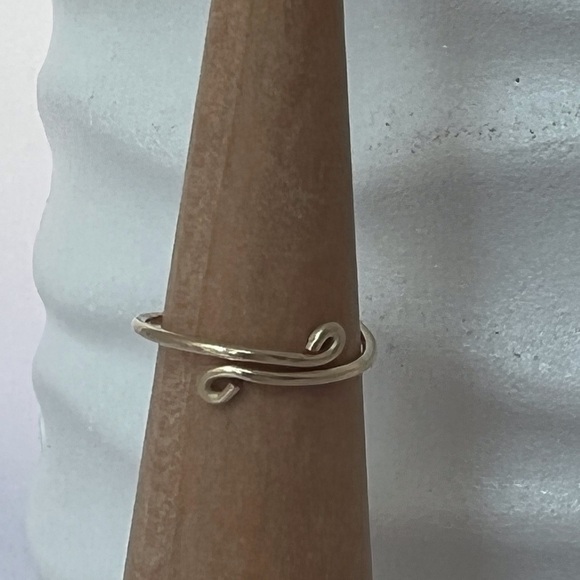 Artisan Toe Ring 14K Gold Yin Yang Design - Picture 3 of 13